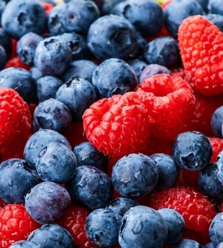 raspberries-5163781_640